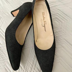 SALVATORE FERRAGANO Suede Heels - Size: 7.5